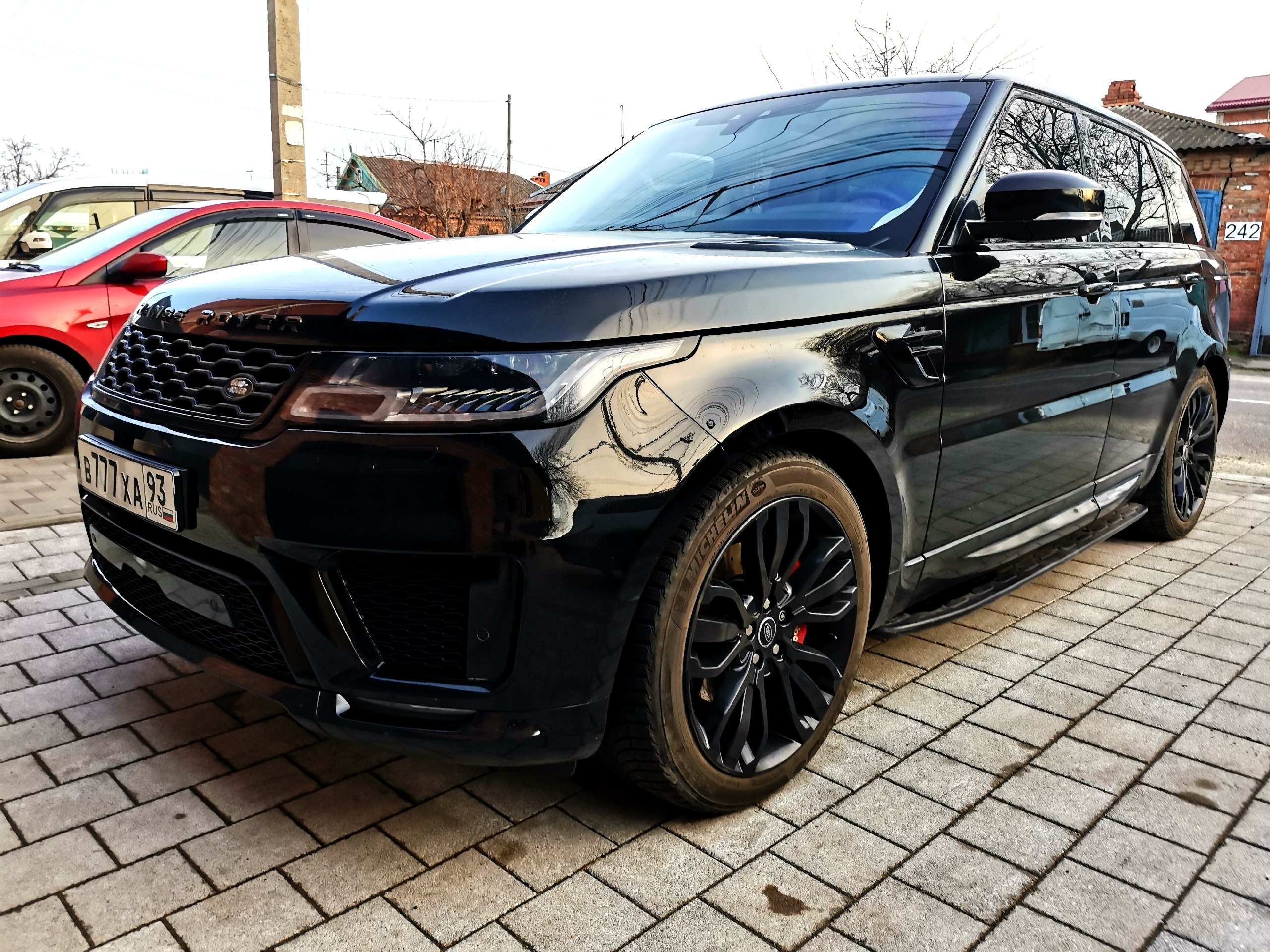 В работе — Range Rover Sport