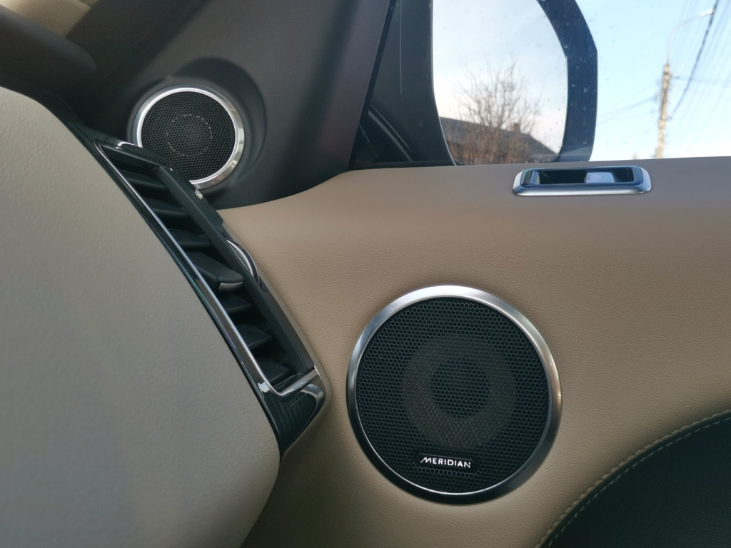 В работе — Range Rover Sport